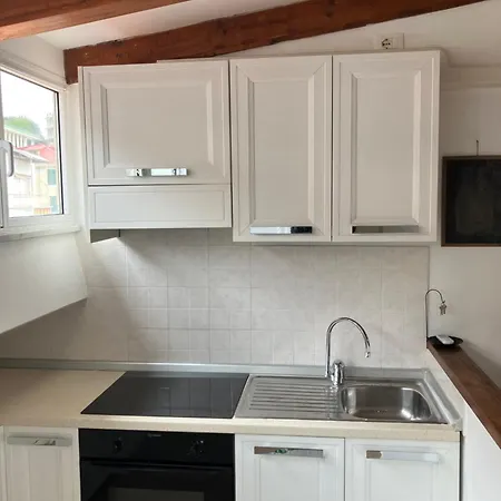 公寓 La Mansarda Di Jt 瓦拉泽